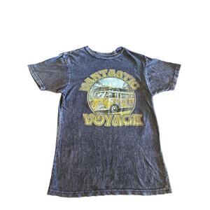 California RetroWear Gray Graphic T-Shirt Sz Medium